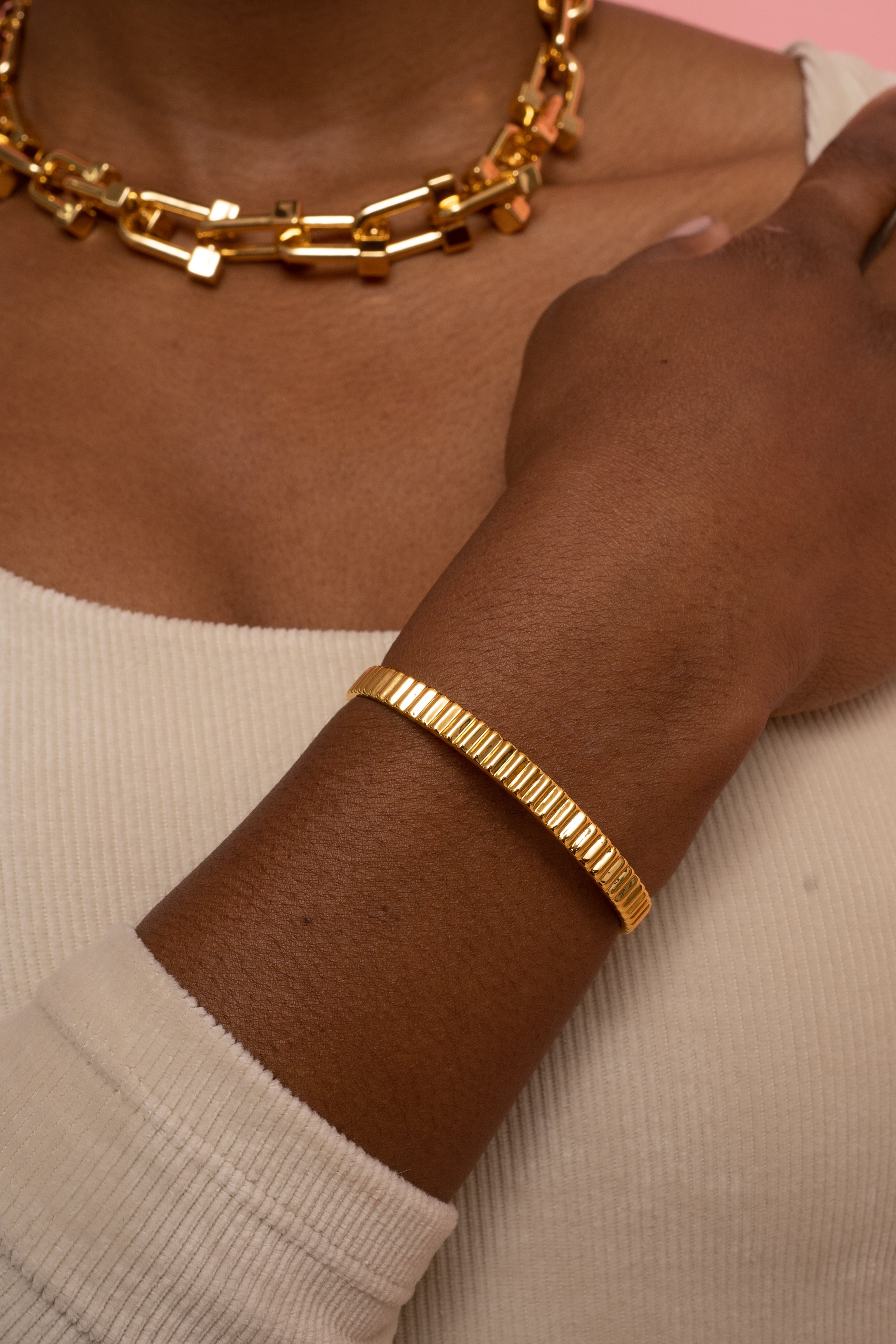 Oma The Label, THE FANTASI BANGLE